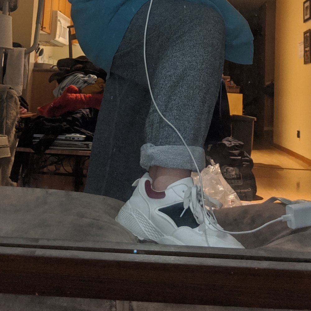 White sneakers - Picture 4 of 5
